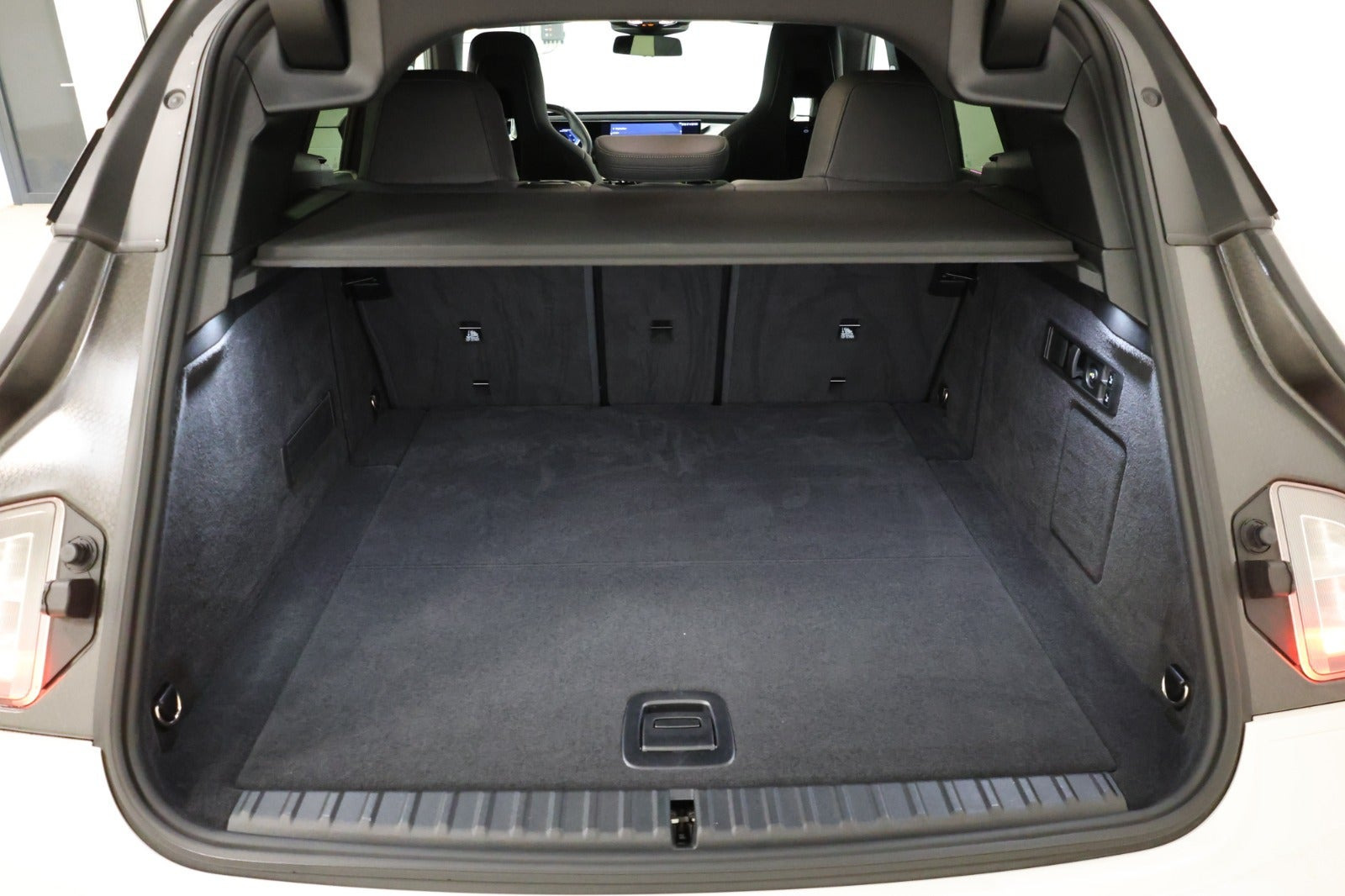 Hvid BMW iX fra 2023