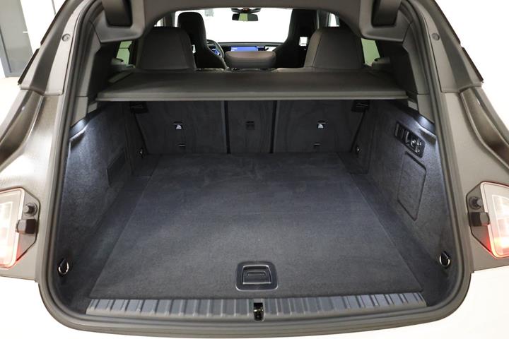 Hvid BMW iX fra 2023