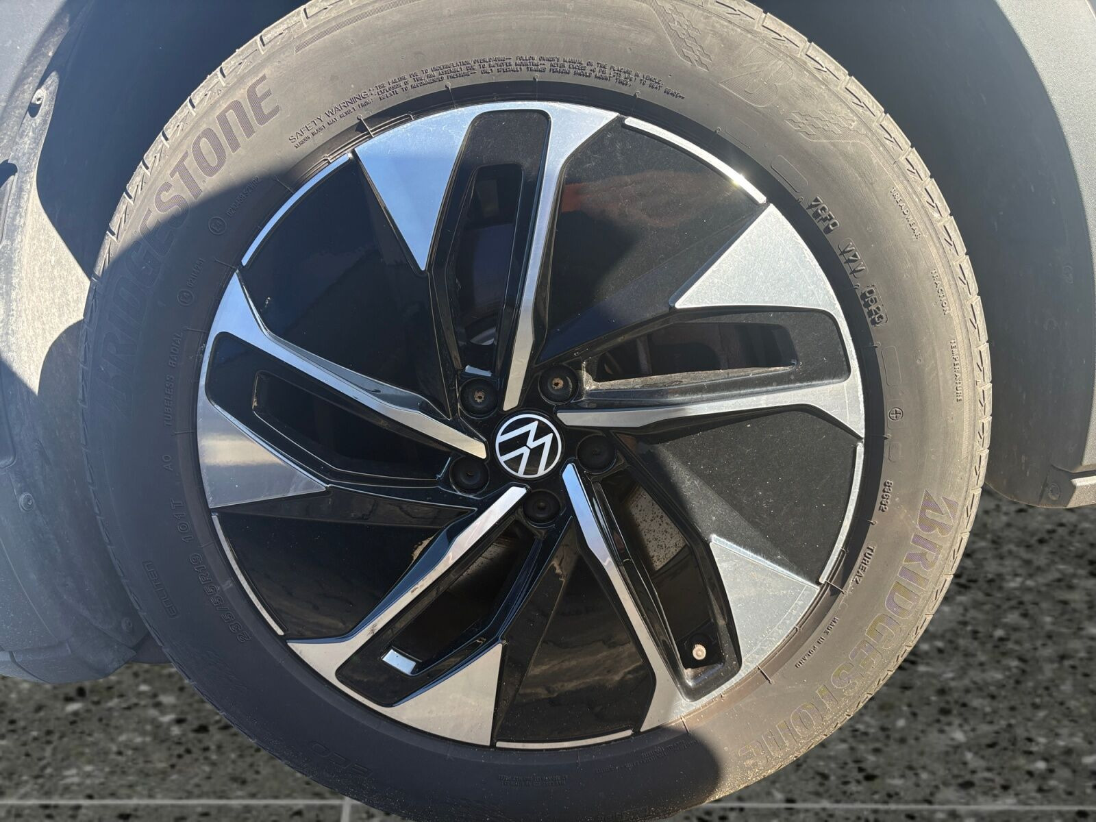 Hvid VW ID.4 fra 2023