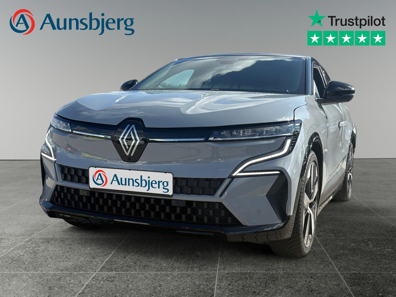 Grå Renault Megane E-Tech fra 2022