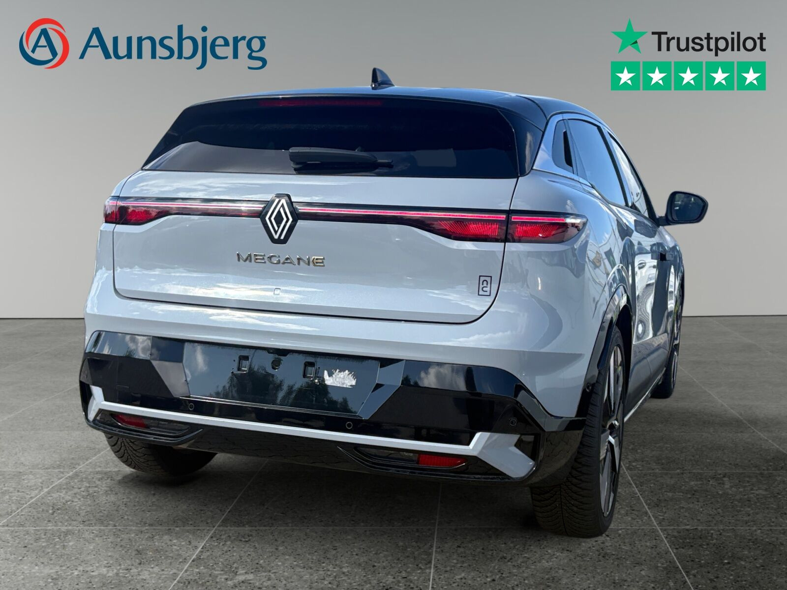 Grå Renault Megane E-Tech fra 2022