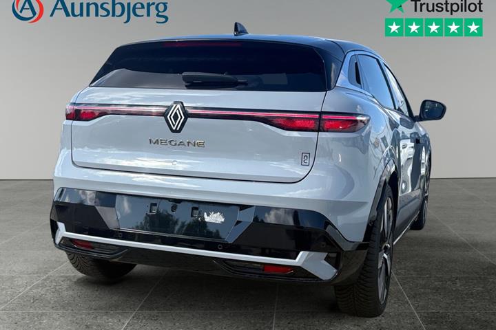 Grå Renault Megane E-Tech fra 2022