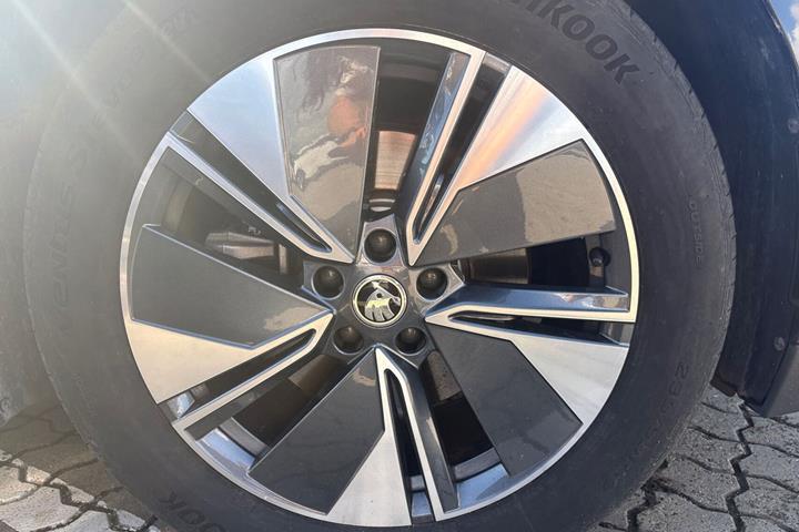 Sort Skoda Enyaq fra 2024