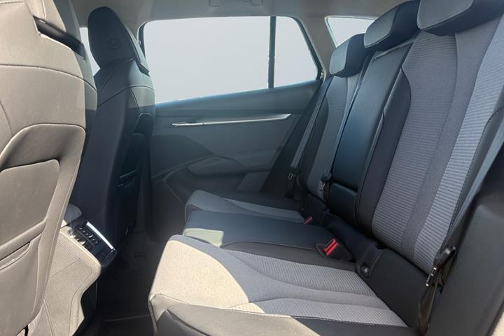 Sort Skoda Enyaq fra 2024