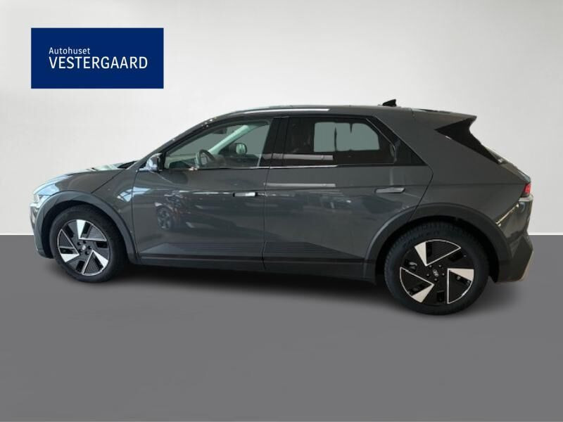 Beige Hyundai Ioniq 5 fra 2025