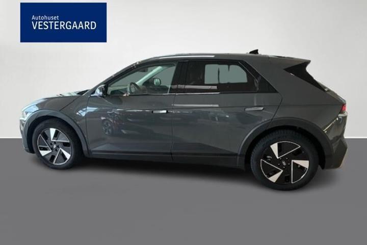 Beige Hyundai Ioniq 5 fra 2025