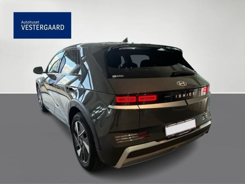 Beige Hyundai Ioniq 5 fra 2025