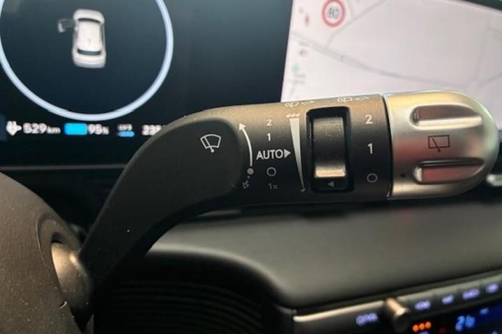 Beige Hyundai Ioniq 5 fra 2025
