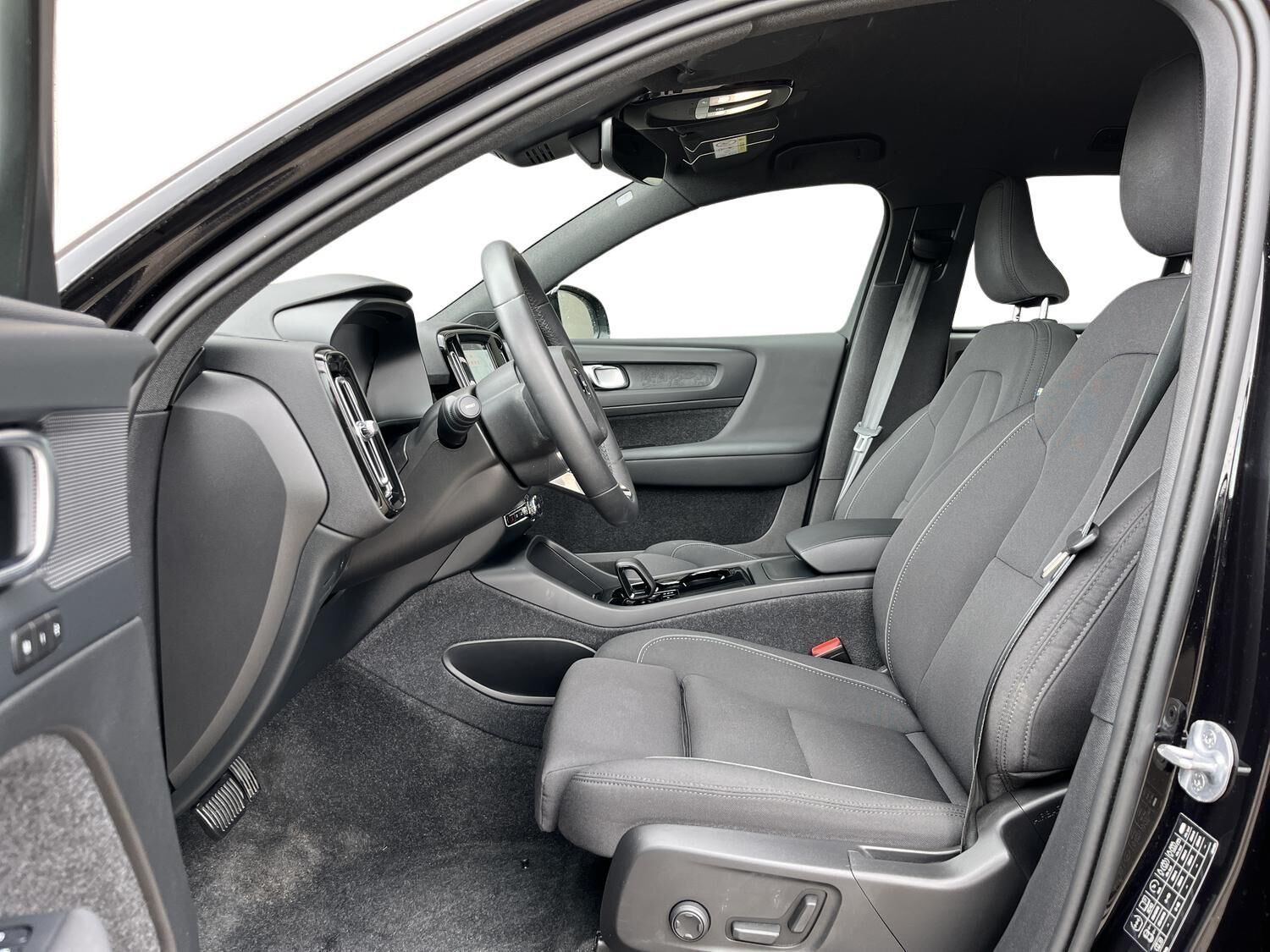 Sort Volvo XC40 fra 2024