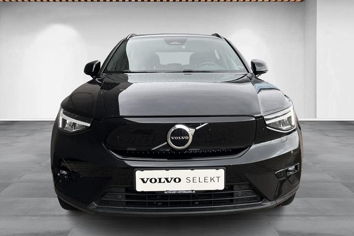Sort Volvo XC40 fra 2024