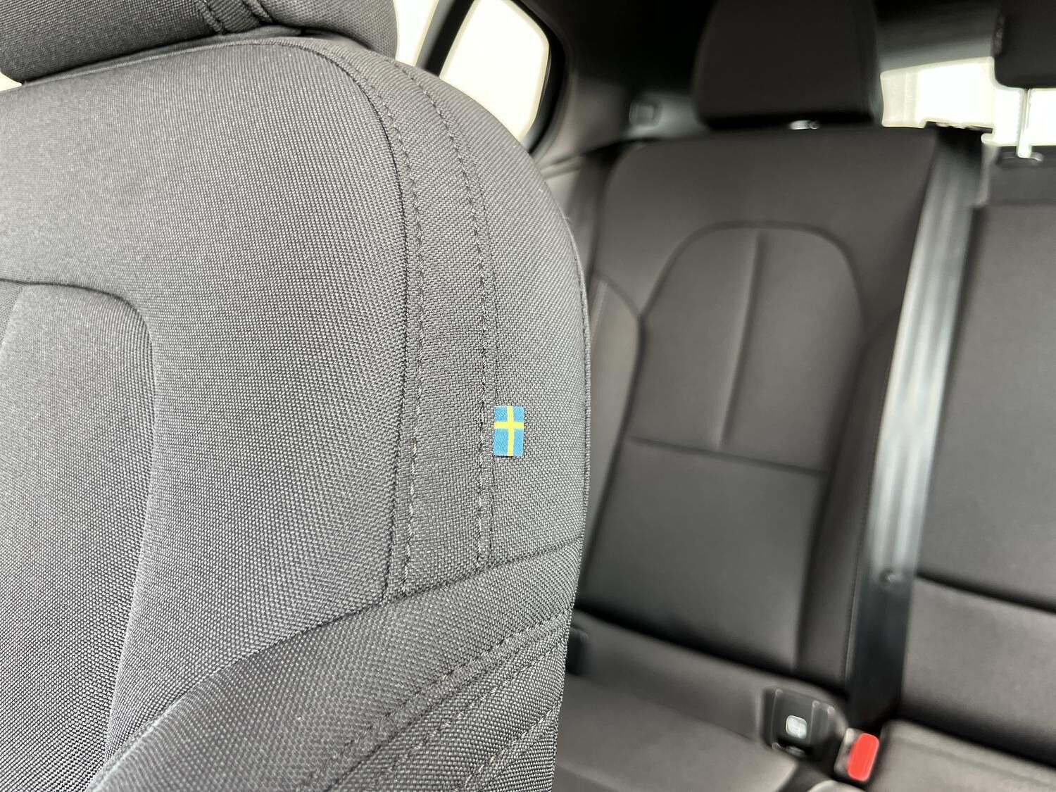 Grå Volvo C40 fra 2024
