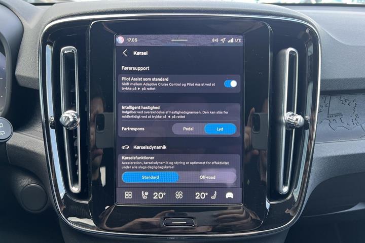 Grå Volvo EX40 fra 2025