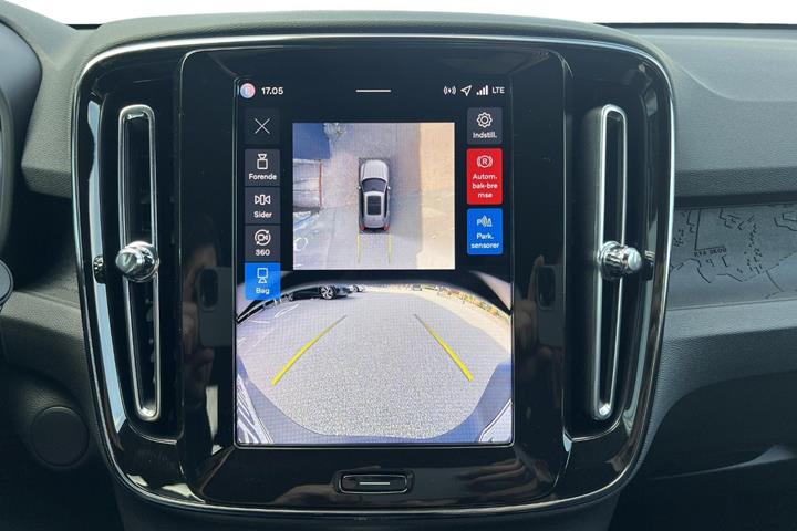 Grå Volvo EX40 fra 2025