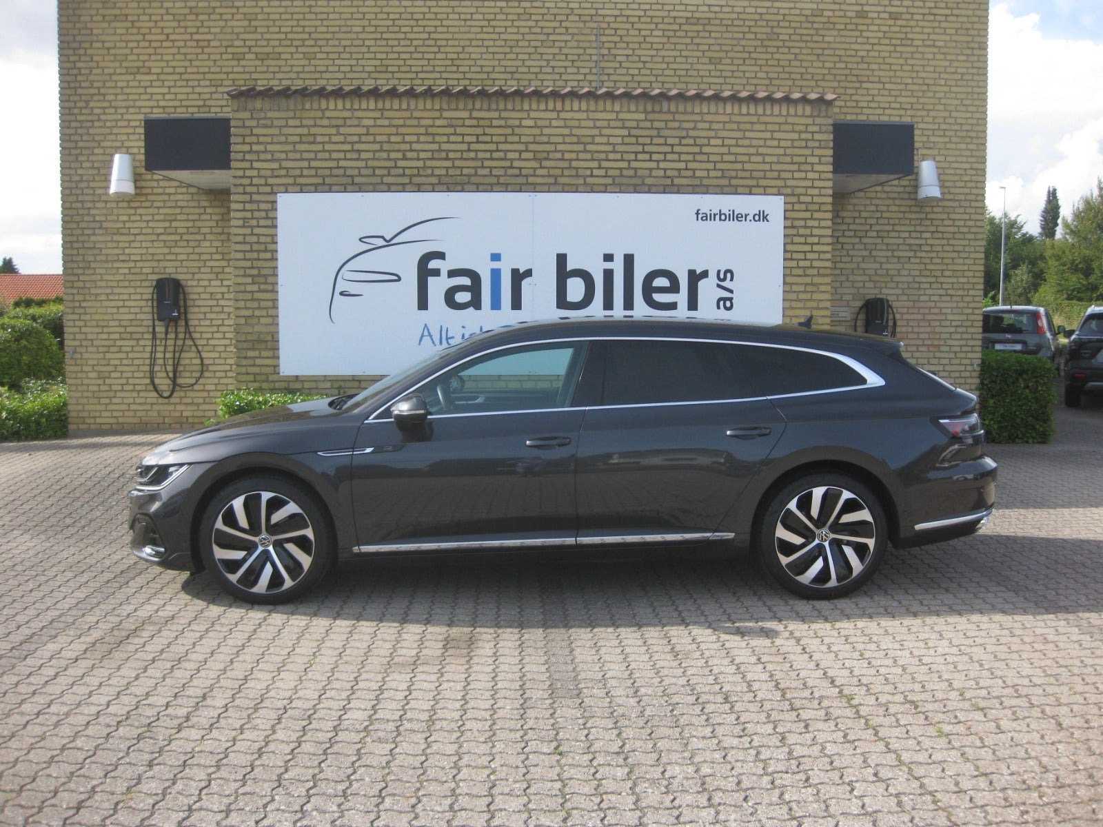 Grå VW Arteon fra 2022