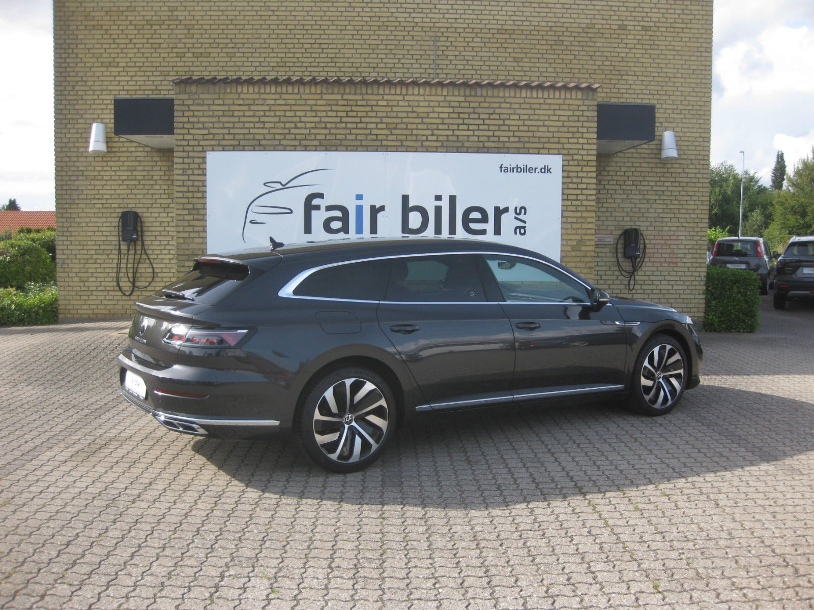 Grå VW Arteon fra 2022