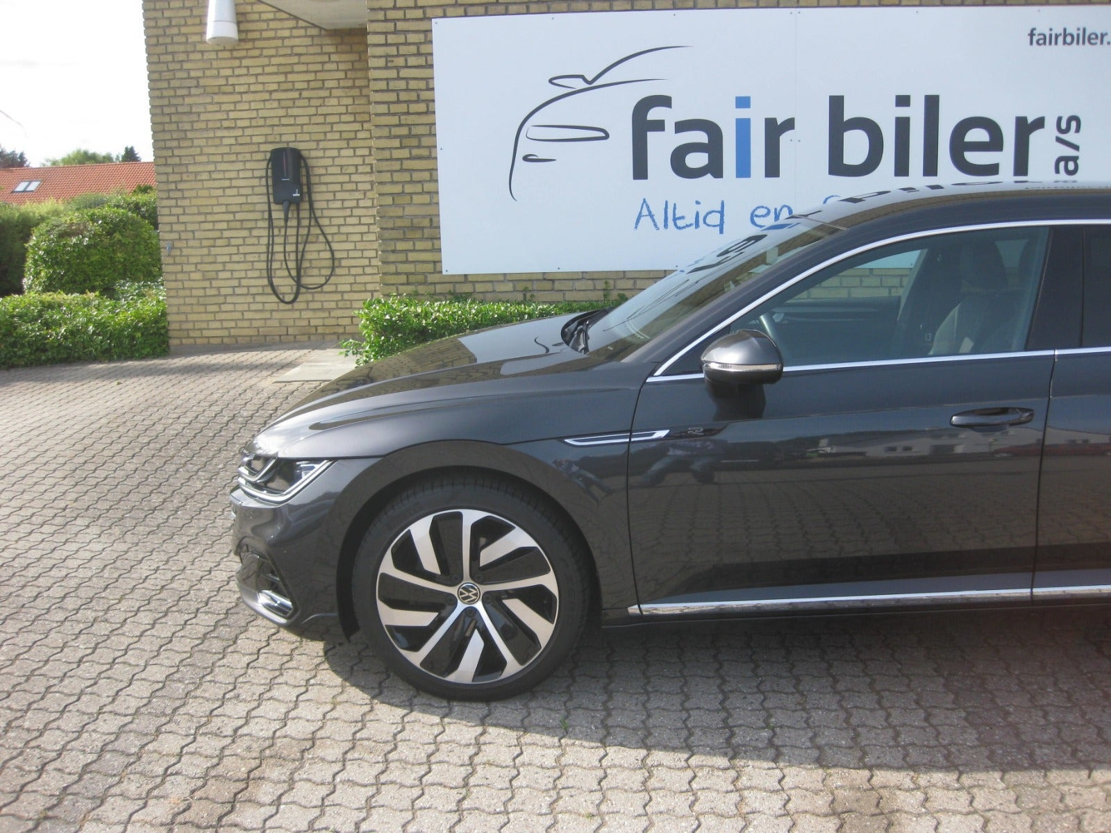Grå VW Arteon fra 2022