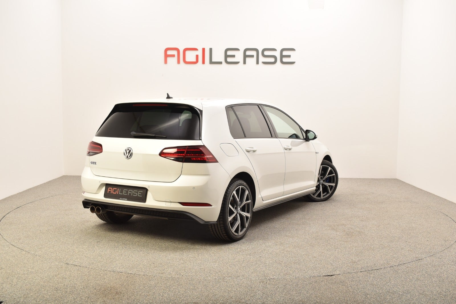 Hvid VW Golf VII fra 2019