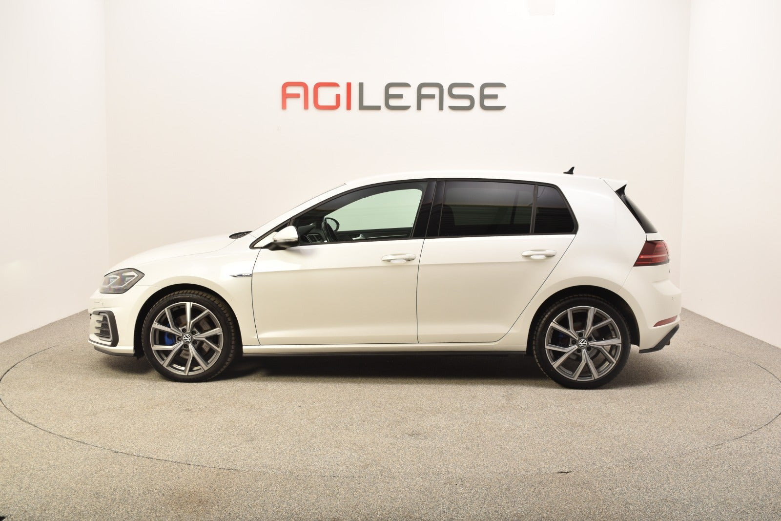 Hvid VW Golf VII fra 2019