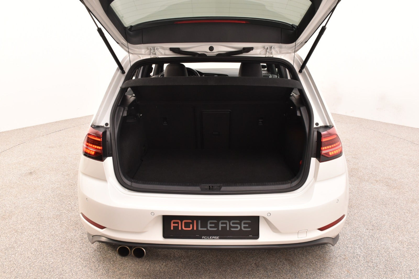 Hvid VW Golf VII fra 2019