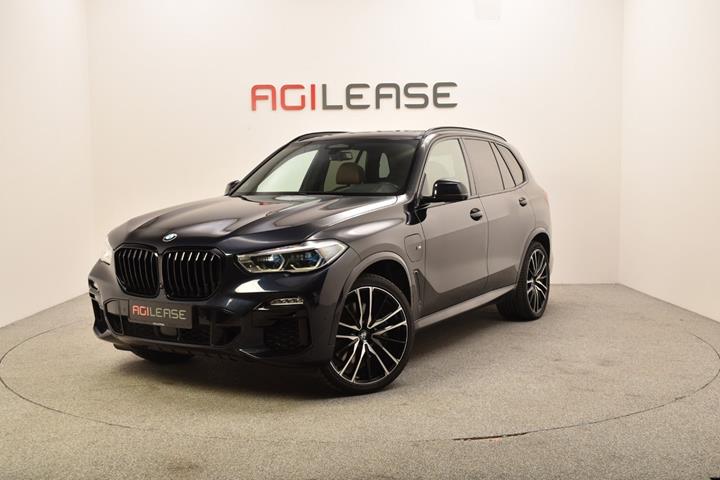 Blå BMW X5 fra 2020