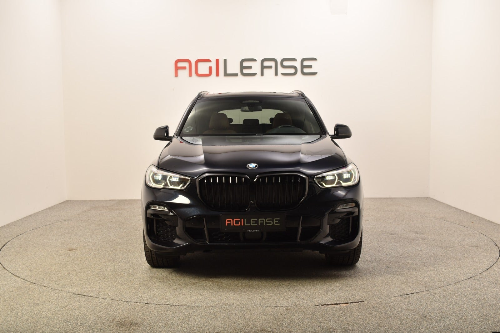 Blå BMW X5 fra 2020