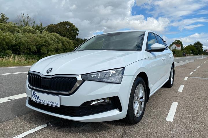 Hvid Skoda Scala fra 2023