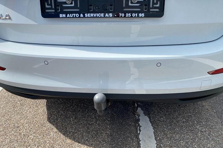 Hvid Skoda Scala fra 2023