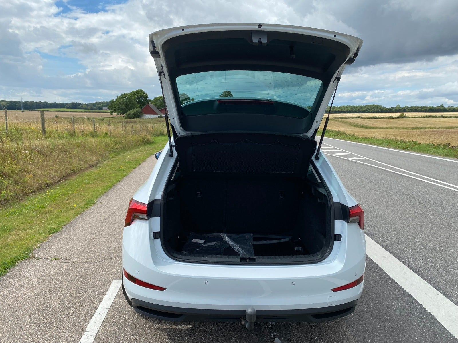 Hvid Skoda Scala fra 2023
