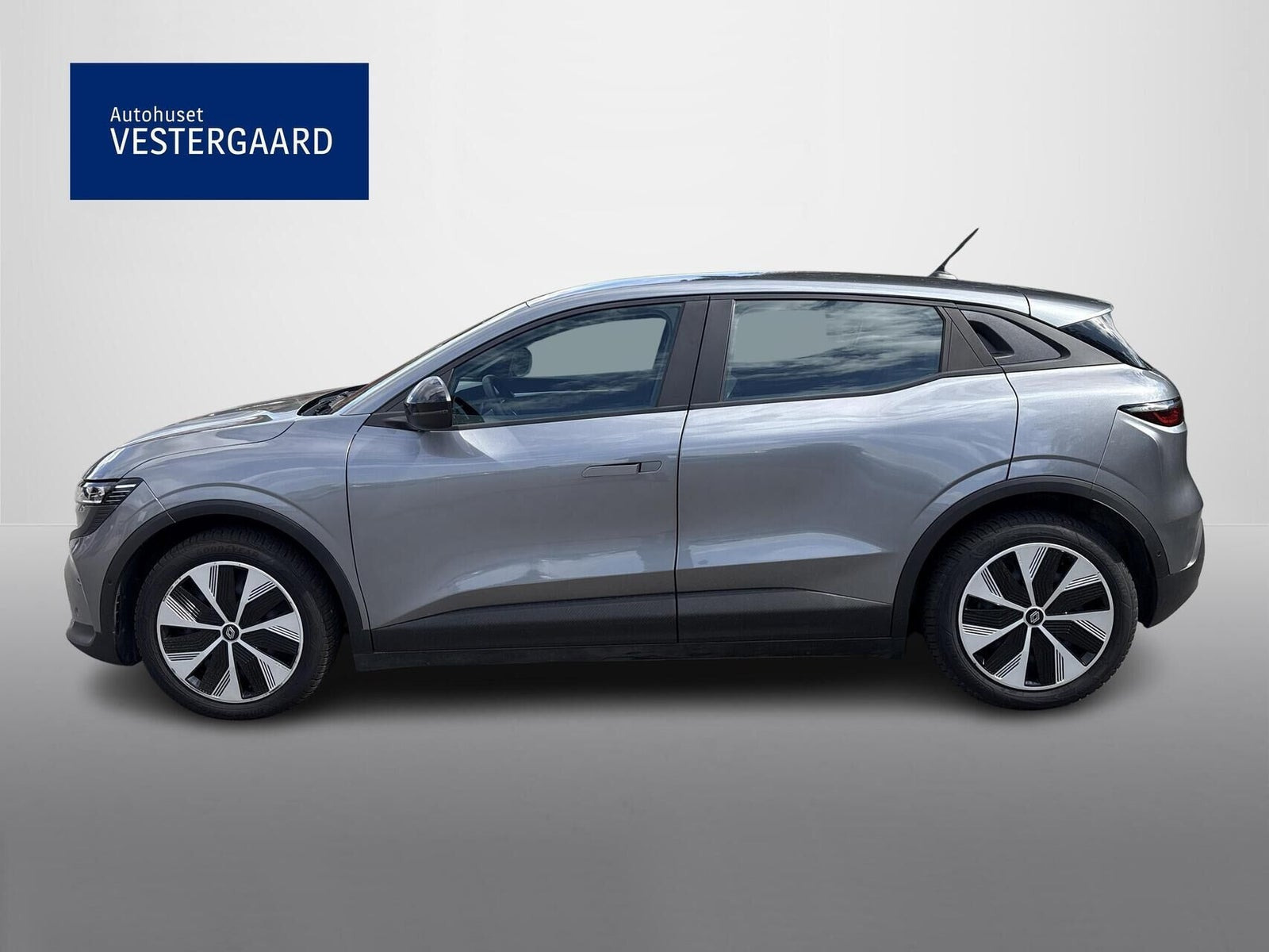 Grå Renault Megane E-Tech fra 2023