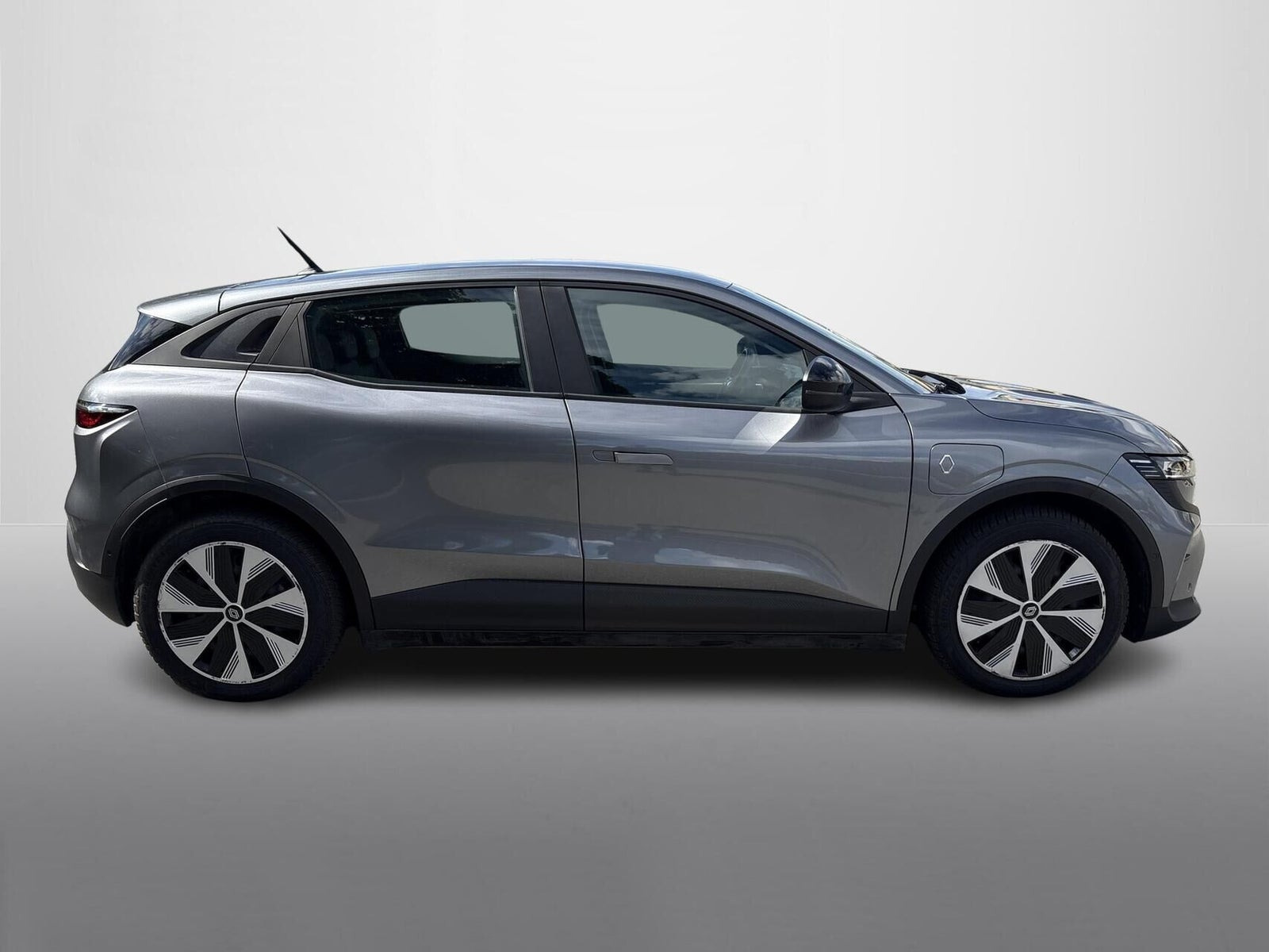 Grå Renault Megane E-Tech fra 2023