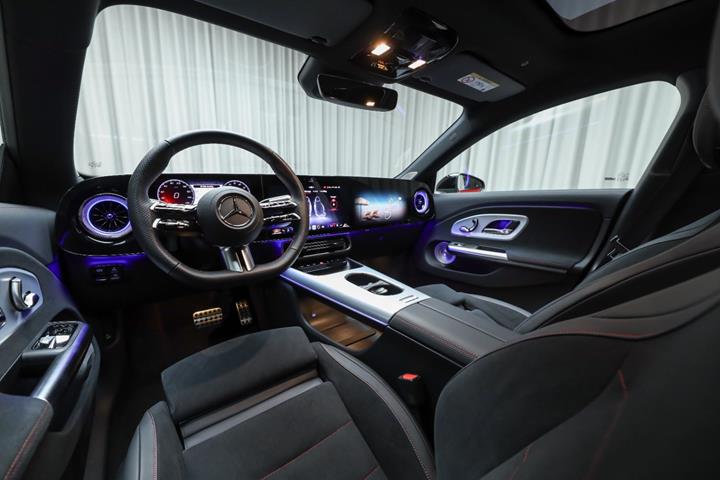 Rød Mercedes CLA250+ fra 2026