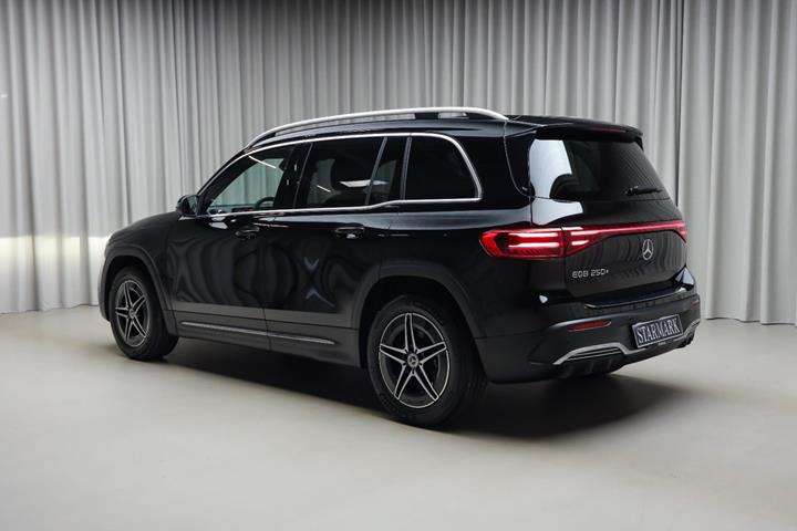 Sort Mercedes EQB250+ fra 2026