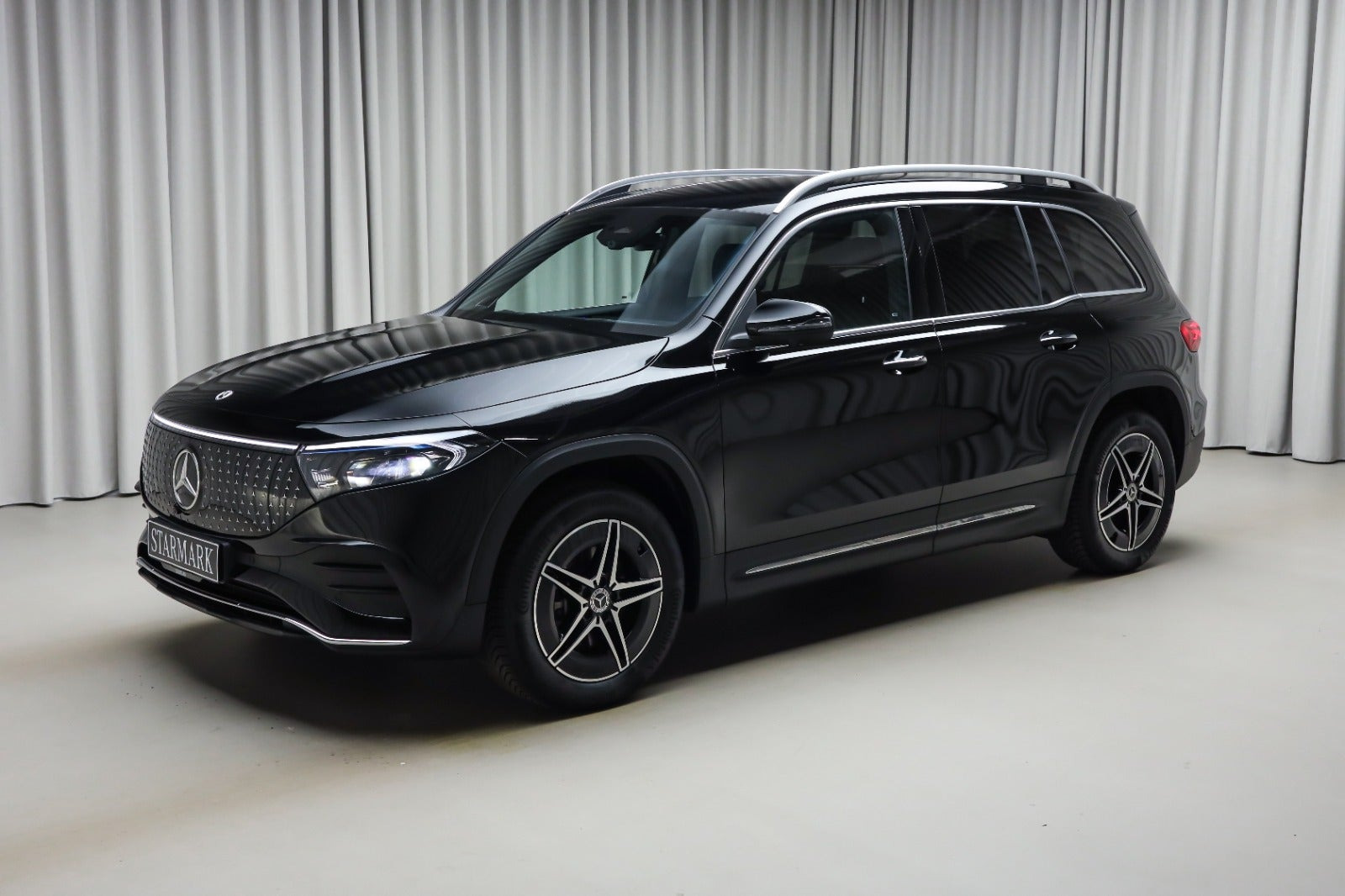 Sort Mercedes EQB250+ fra 2026