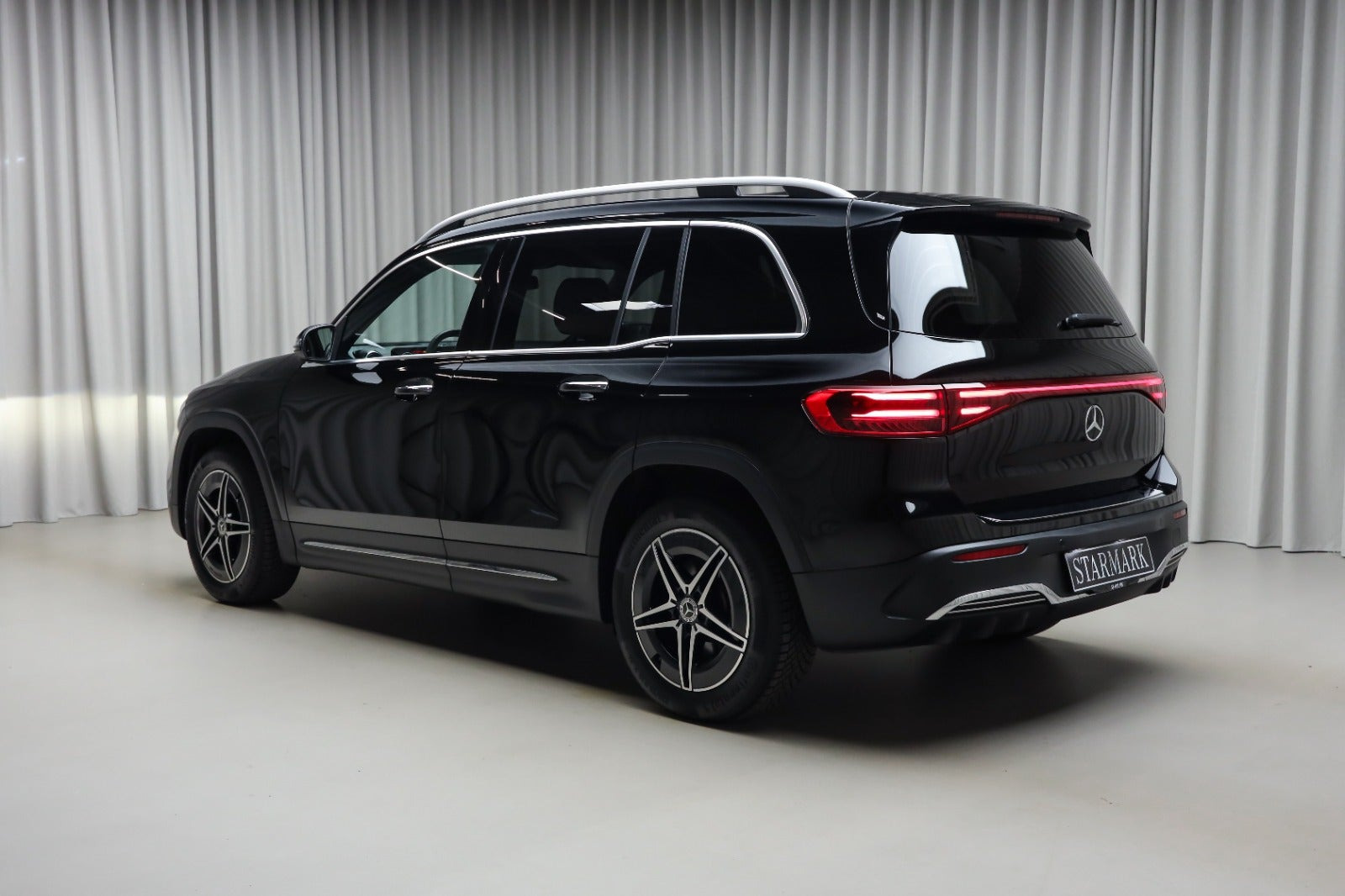 Sort Mercedes EQB250+ fra 2026
