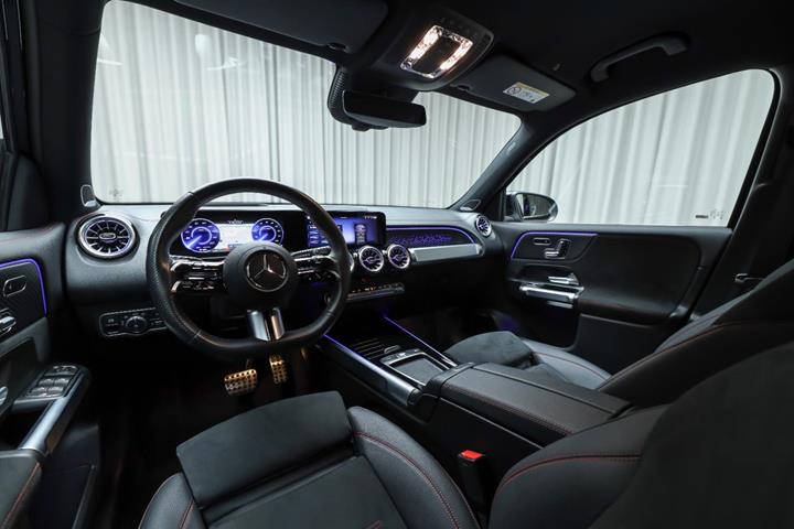Sort Mercedes EQB250+ fra 2026