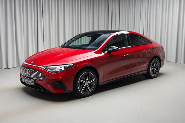 Rød Mercedes CLA250+ fra 2025