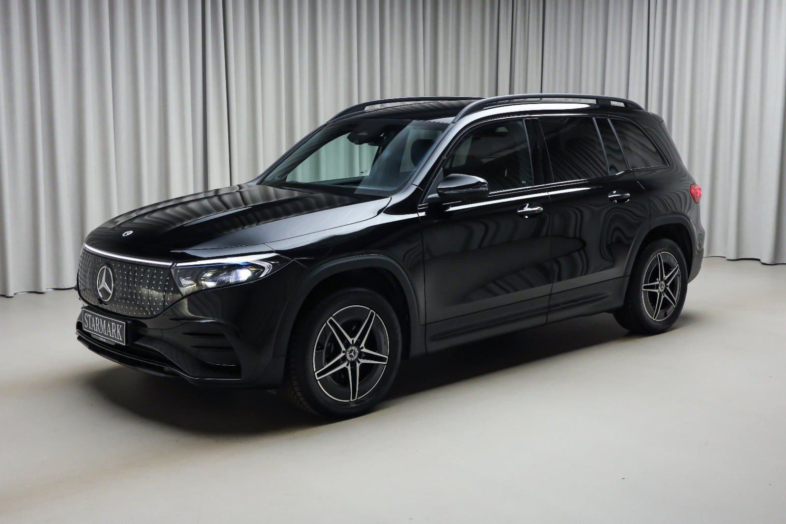 Sort Mercedes EQB250+ fra 2026