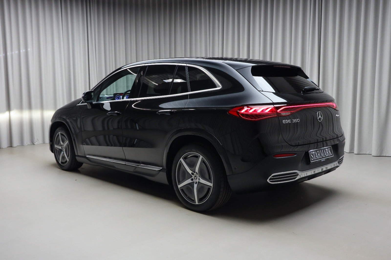Sort Mercedes EQE350 SUV fra 2026