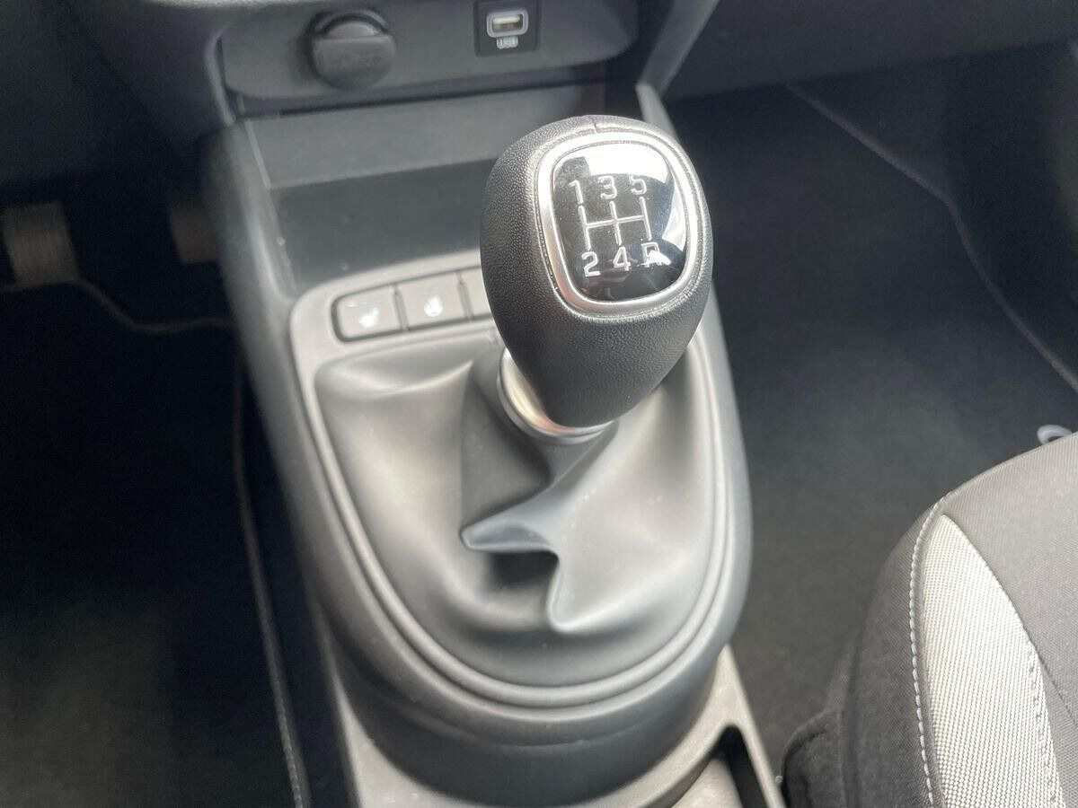 Sort Hyundai i10 fra 2022