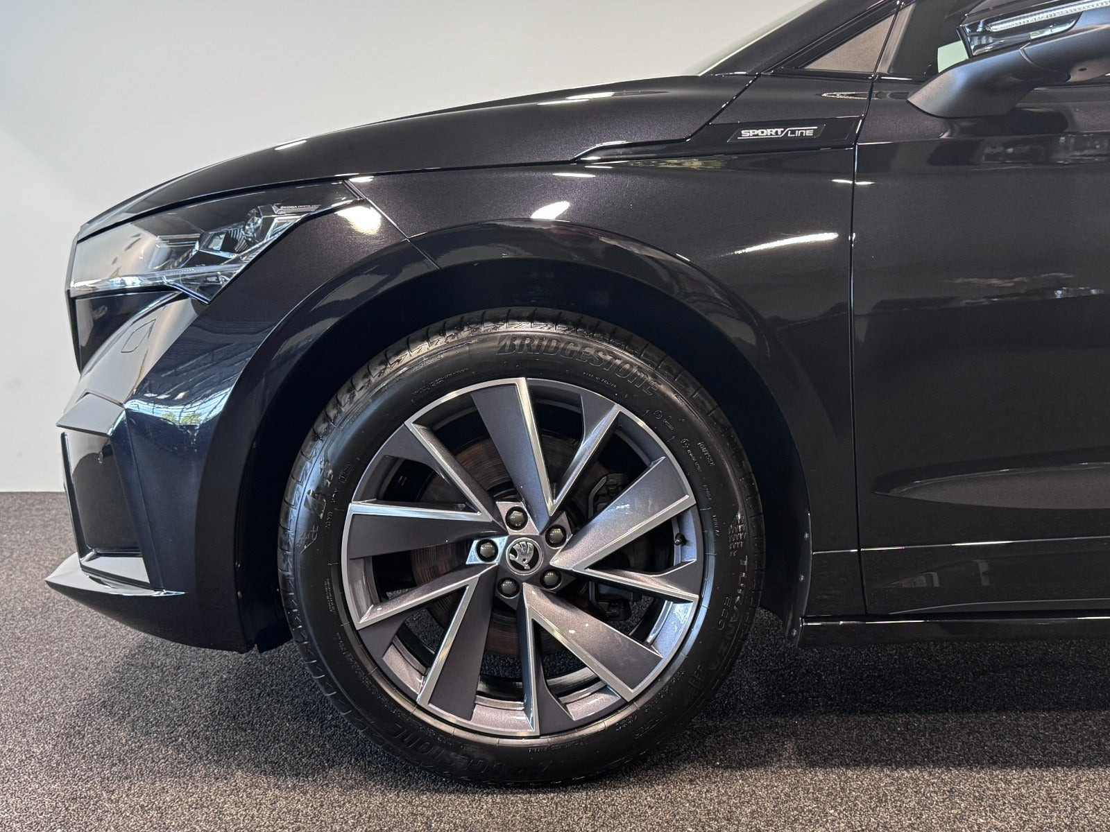 Sort Skoda Enyaq fra 2023
