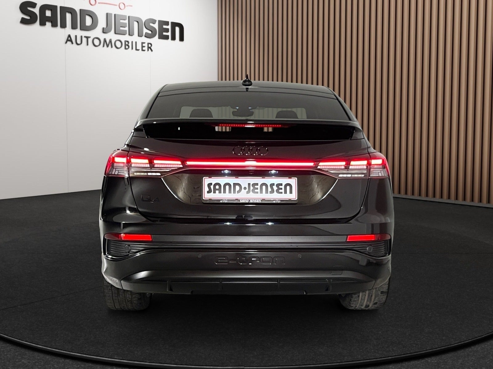 Sort Audi Q4 e-tron fra 2024
