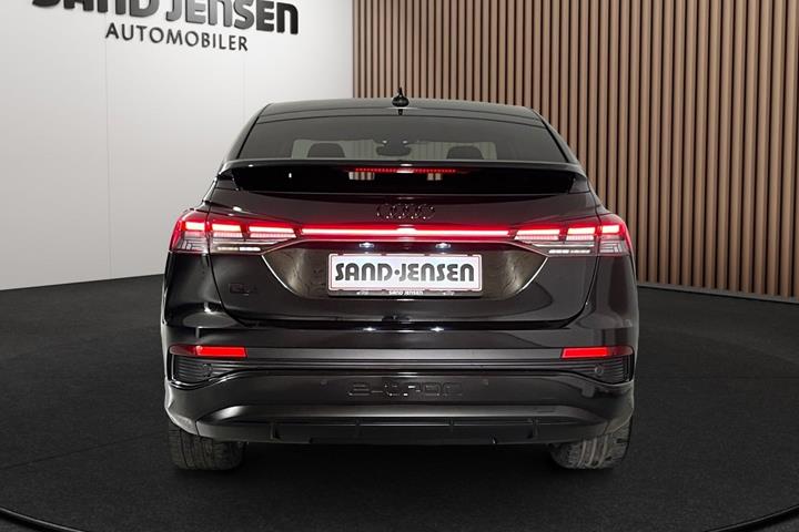 Sort Audi Q4 e-tron fra 2024