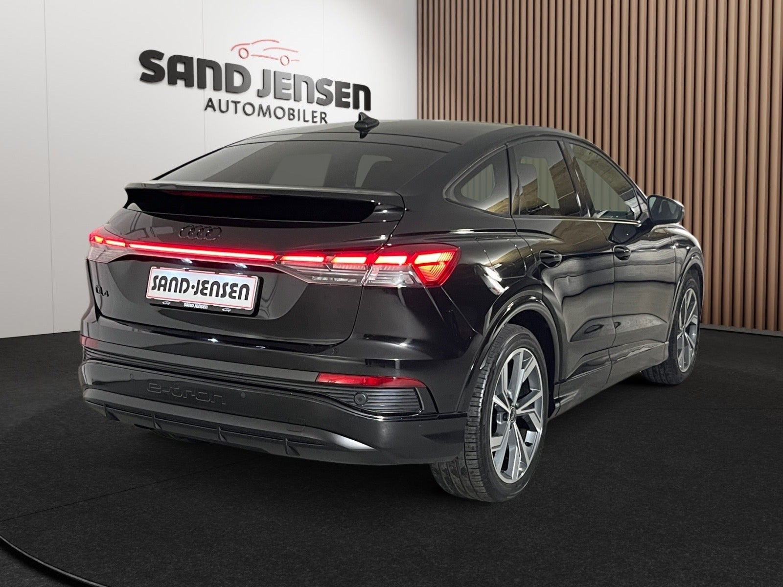 Sort Audi Q4 e-tron fra 2024