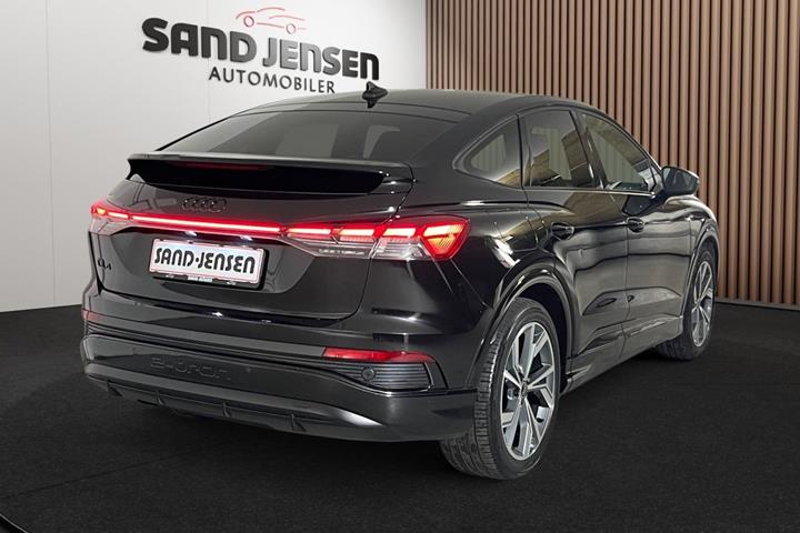 Sort Audi Q4 e-tron fra 2024