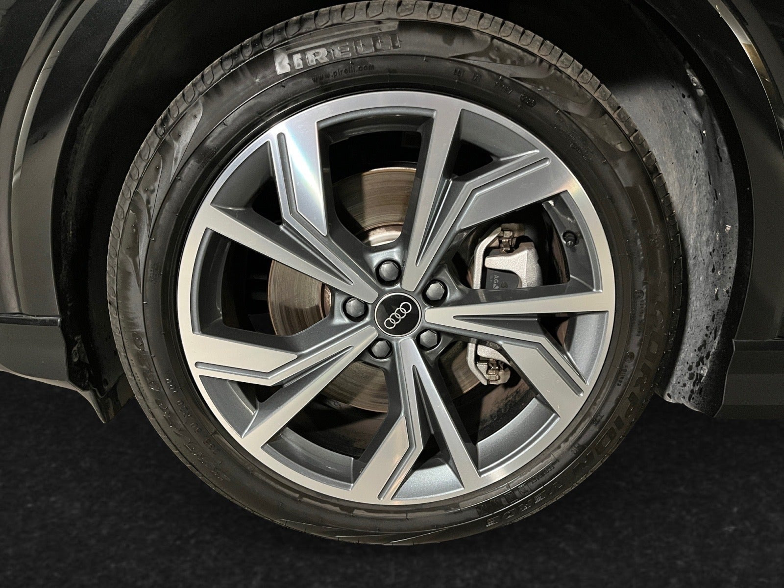 Sort Audi Q4 e-tron fra 2024