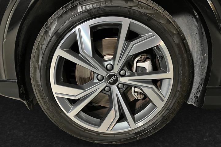 Sort Audi Q4 e-tron fra 2024
