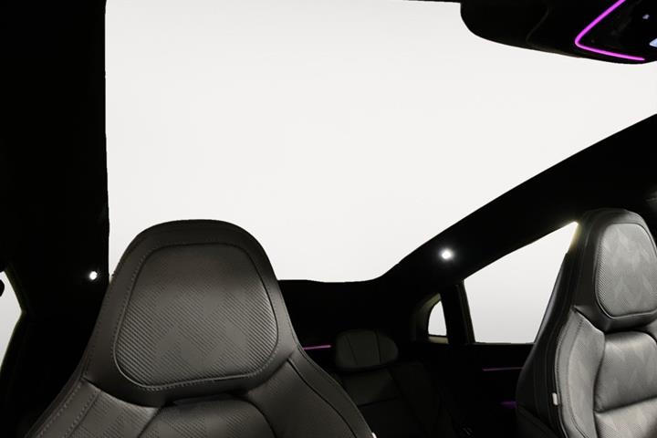 Sort Polestar 4 fra 2026