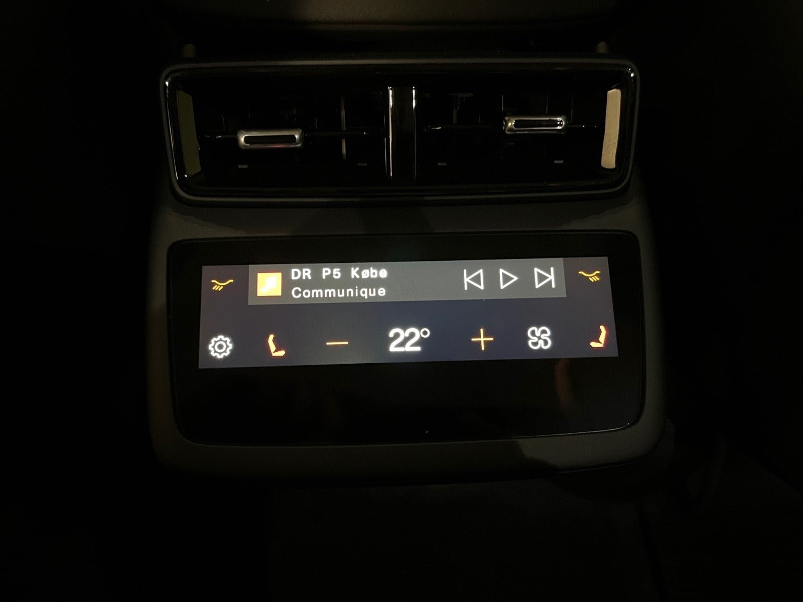 Sort Polestar 4 fra 2026