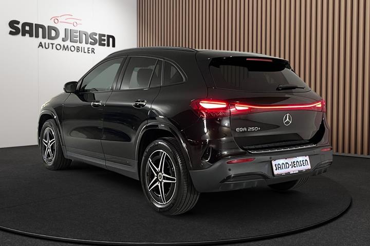 Sort Mercedes EQA250+ fra 2025