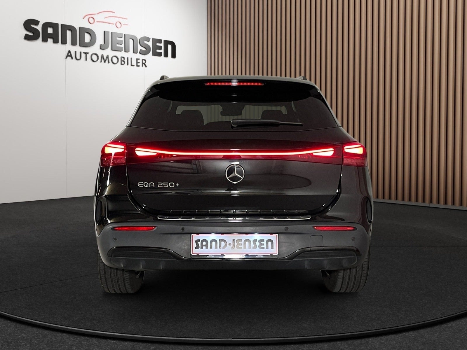 Sort Mercedes EQA250+ fra 2025